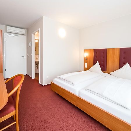 Hotel Restaurant Vater Rhein Woerth am Rhein Esterno foto