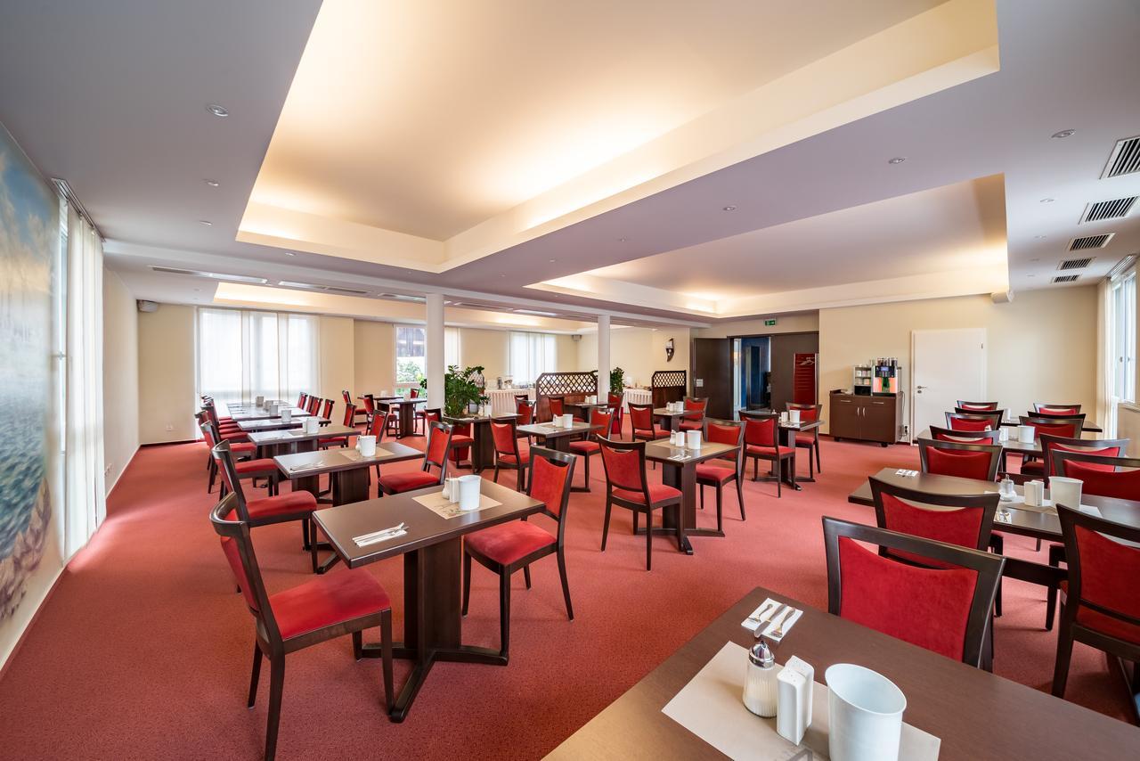 Hotel Restaurant Vater Rhein Woerth am Rhein Esterno foto