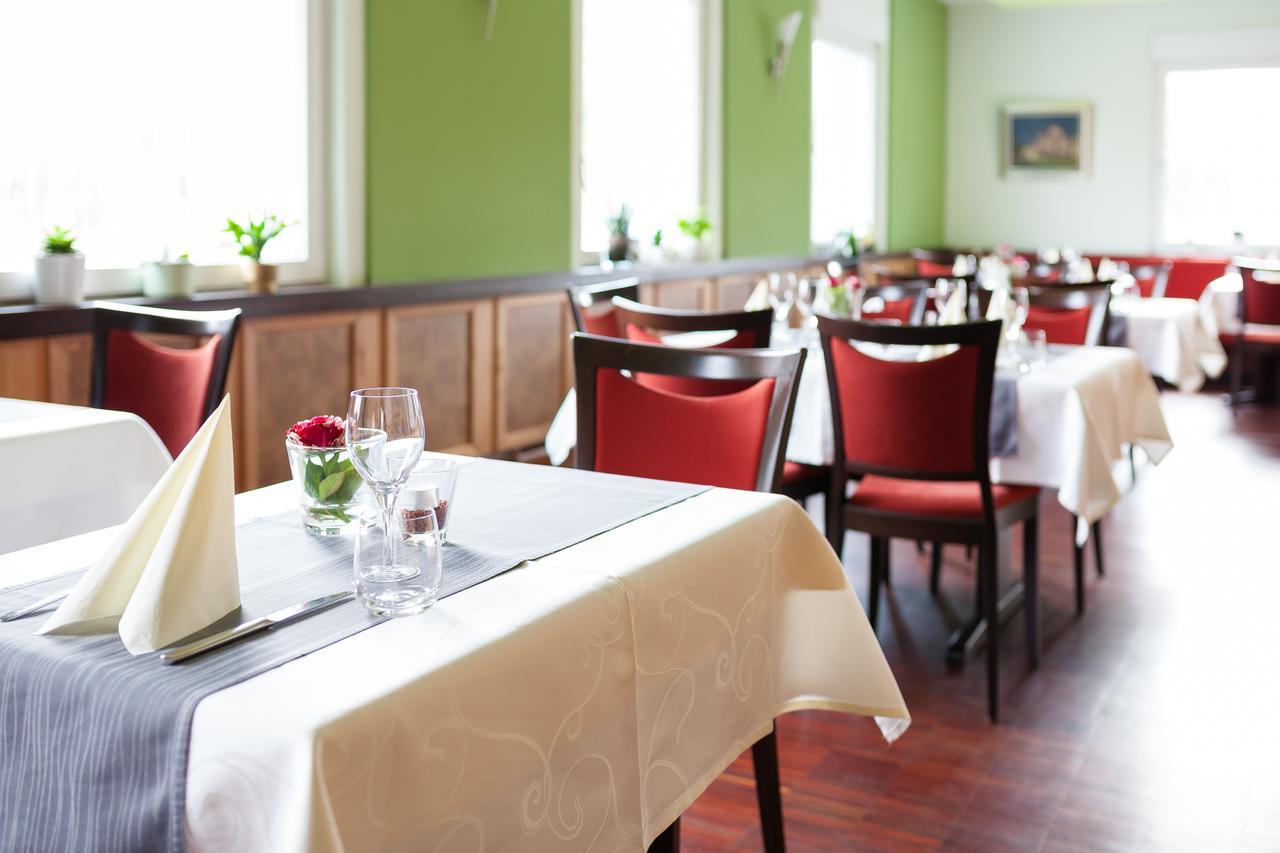 Hotel Restaurant Vater Rhein Woerth am Rhein Esterno foto