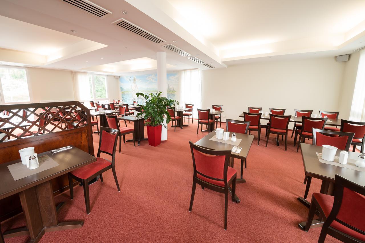Hotel Restaurant Vater Rhein Woerth am Rhein Esterno foto